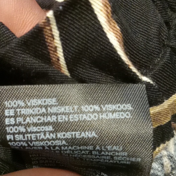 H&M Black and Cream Leaf Print Pants - Picture 7 of 7